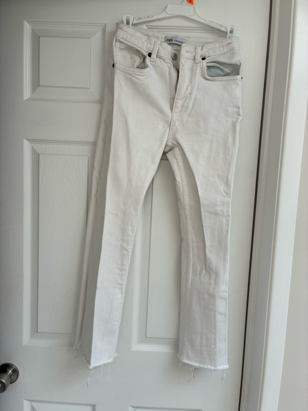 Zara White High-Rise Straight Jeans